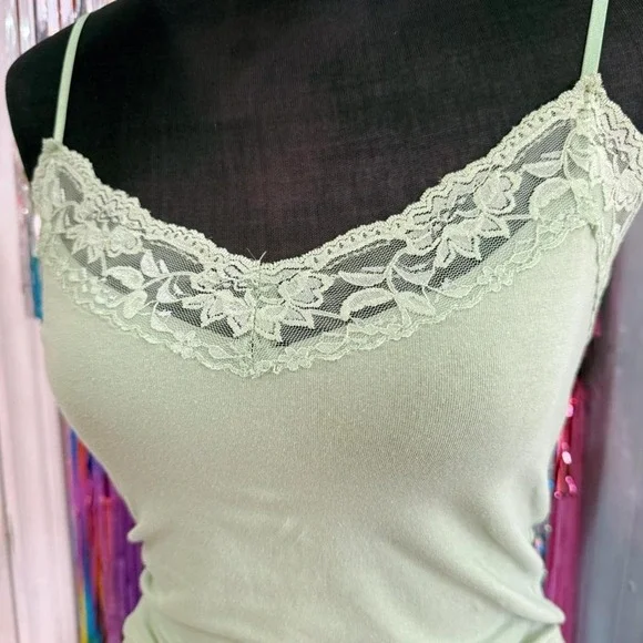Vintage Y2K 2000s wet seal green lace cami tank top. - Picture 4 of 5